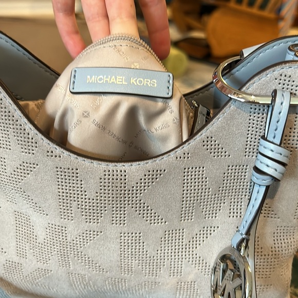 Michael Kors slouchy shoulder bag in pale blue with suede front and leather - Picture 7 of 7